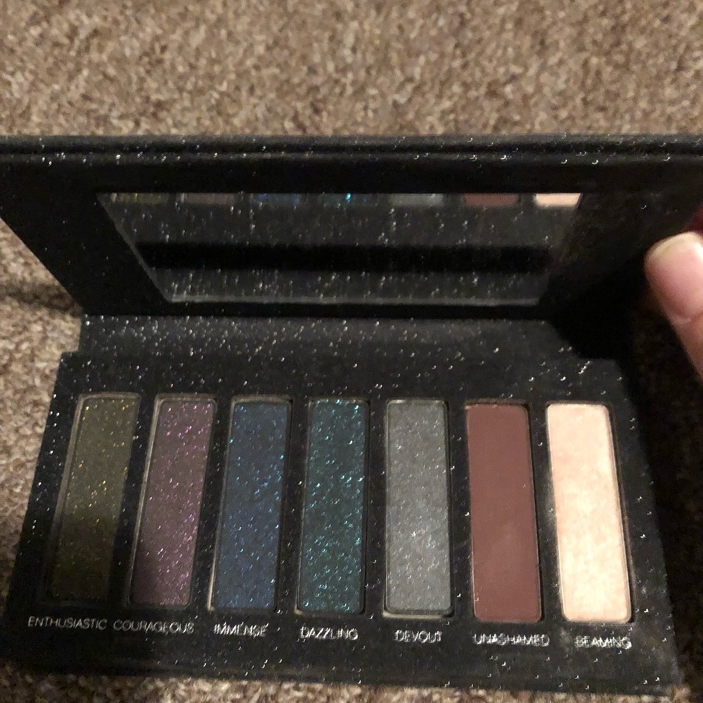 Younique anniversary eyeshadow palette